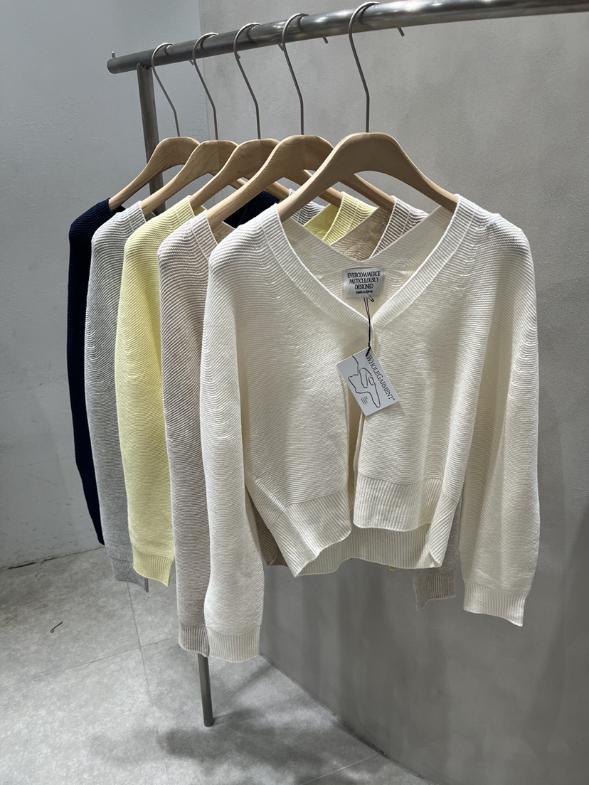 EVERCOMMERCE METICULOUSLY DESIGNED東大門代購女裝新品時尚針織衫EVERCOMMERCE METICULOUSLY DESIGNED針織衫