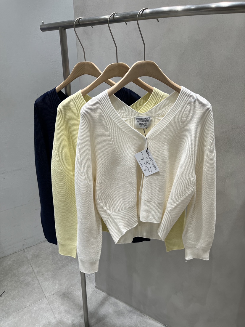 EVERCOMMERCE METICULOUSLY DESIGNED東大門代購女裝新品時尚針織衫EVERCOMMERCE METICULOUSLY DESIGNED針織衫