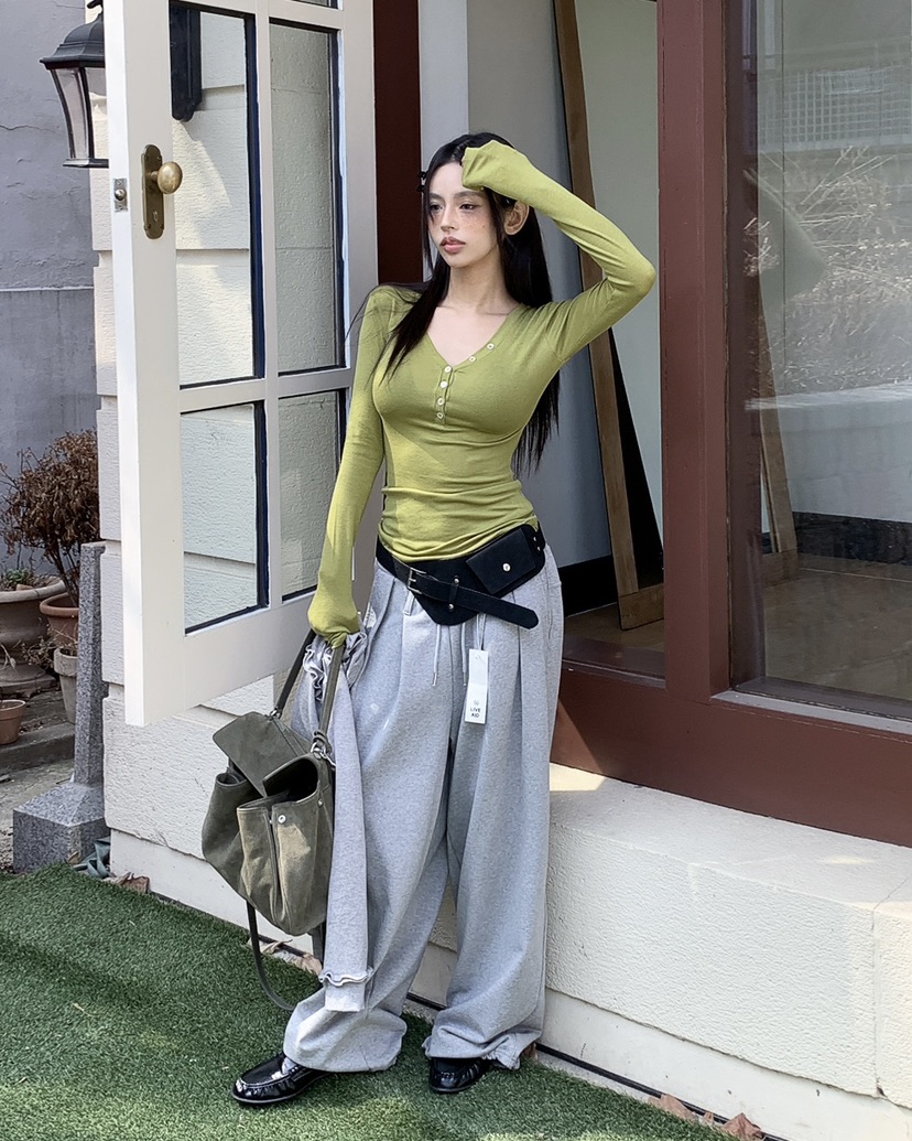 LIVE AID-P韓國東大門代購女裝新款人氣推薦休閑長袖T恤LIVE AID-P長袖T恤