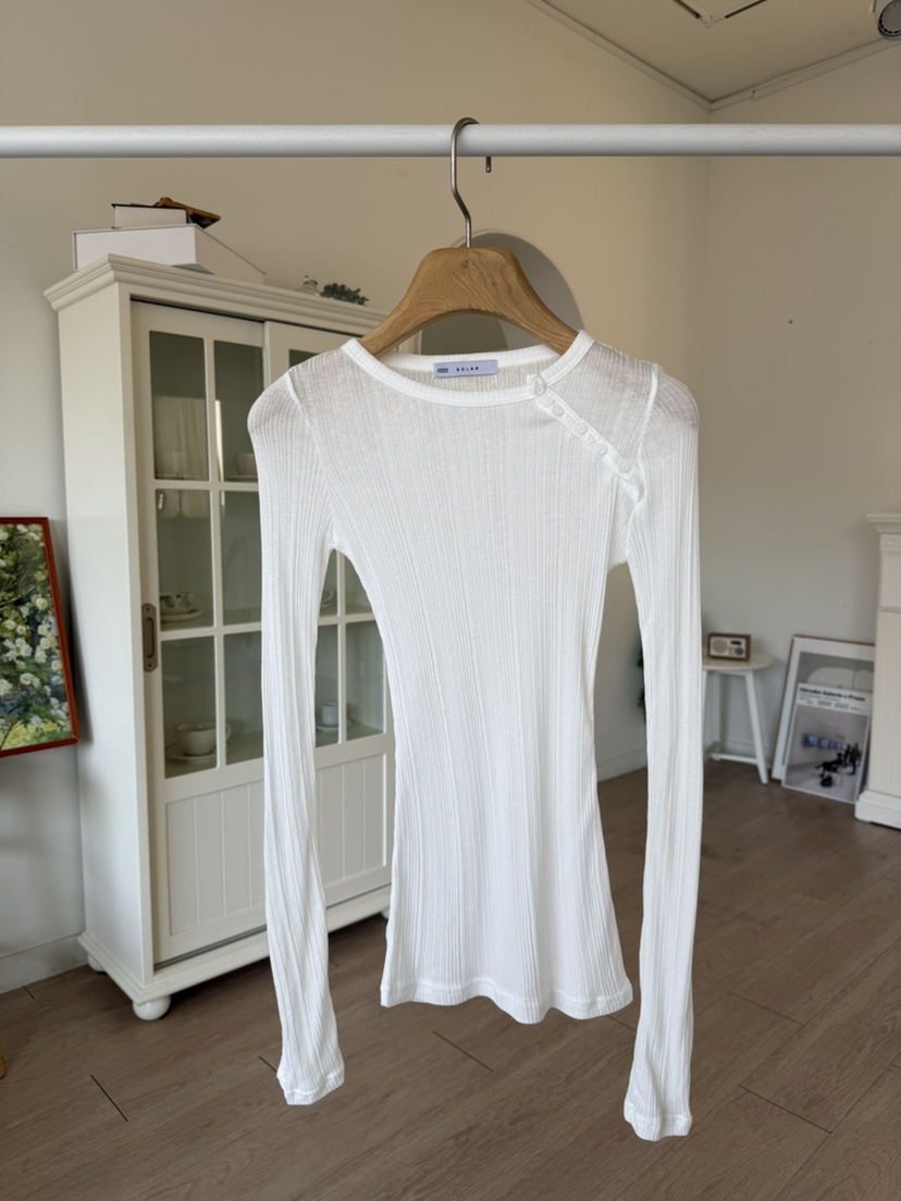 SOLAR韓國直郵女裝新品時尚26春夏職業推薦熱賣長袖T恤紐扣SOLAR長袖T恤圖色2