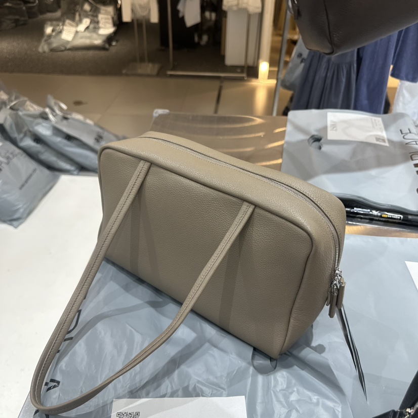 J SHOP韓國直郵實拍女士新款人氣熱賣時尚職業手拿包腋下包J_SHOP手拿包/腋下包圖色2