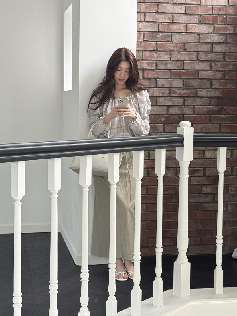 ERUME韓國東大門代購女裝新款時尚26春夏人氣熱賣襯衫蕾絲衫ERUME襯衫/蕾絲衫