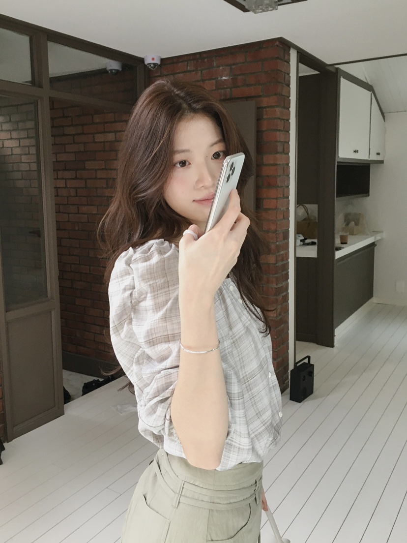 ERUME韓國東大門代購女裝新款時尚26春夏人氣熱賣襯衫蕾絲衫ERUME襯衫/蕾絲衫