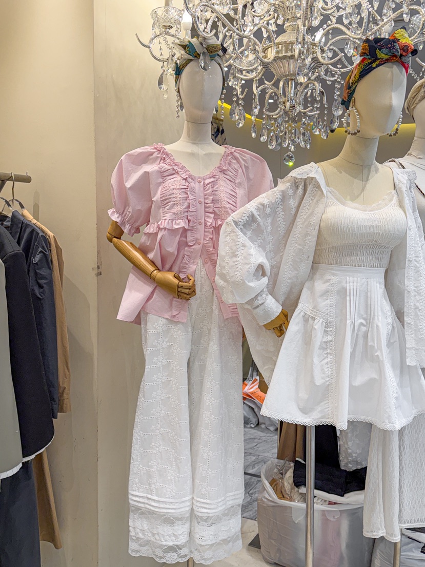 81 MARKET-L韓國直郵實拍女士新品休閑熱賣時尚襯衫蕾絲衫81 MARKET-L襯衫/蕾絲衫