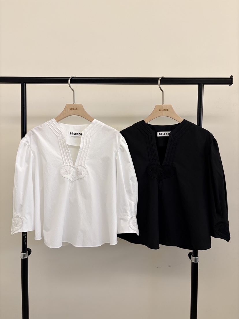 BALANCE韓國東大門直郵女裝新款人氣推薦熱賣襯衫蕾絲衫刺繡BALANCE襯衫/蕾絲衫