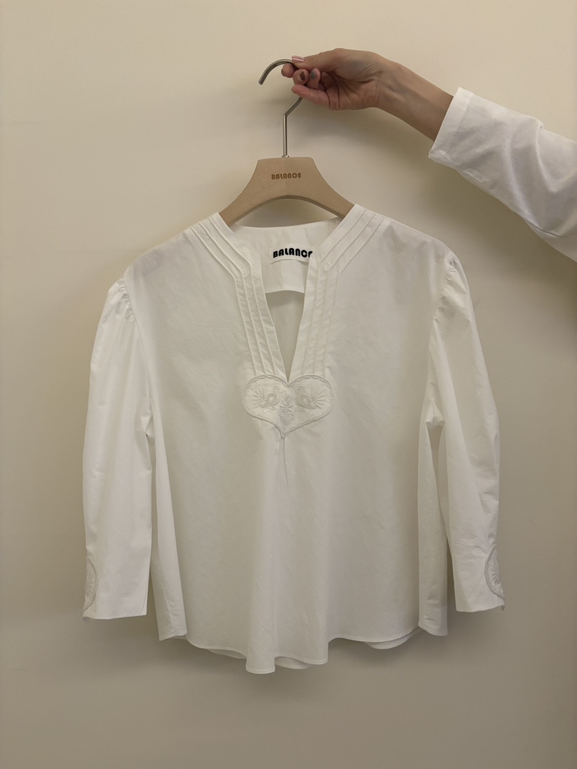 BALANCE韓國東大門直郵女裝新款人氣推薦熱賣襯衫蕾絲衫刺繡BALANCE襯衫/蕾絲衫圖色1