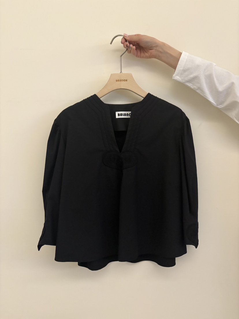 BALANCE韓國東大門直郵女裝新款人氣推薦熱賣襯衫蕾絲衫刺繡BALANCE襯衫/蕾絲衫圖色2