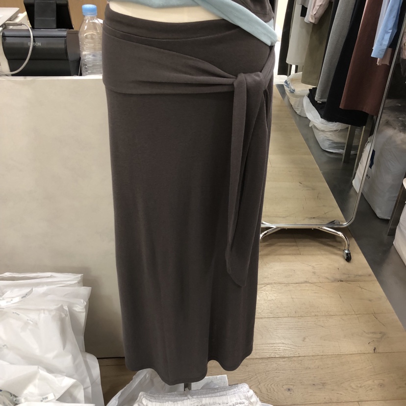 VILLABUTTON韓國直郵女裝新款人氣26春夏職業熱賣時尚長裙VILLABUTTON長裙圖色2