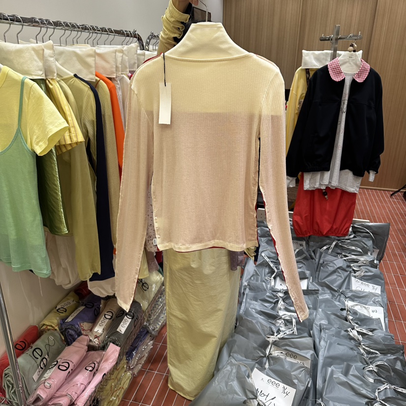 E/E/E韓國東大門直郵女裝新款人氣26春夏職業推薦長袖T恤E/E/E長袖T恤