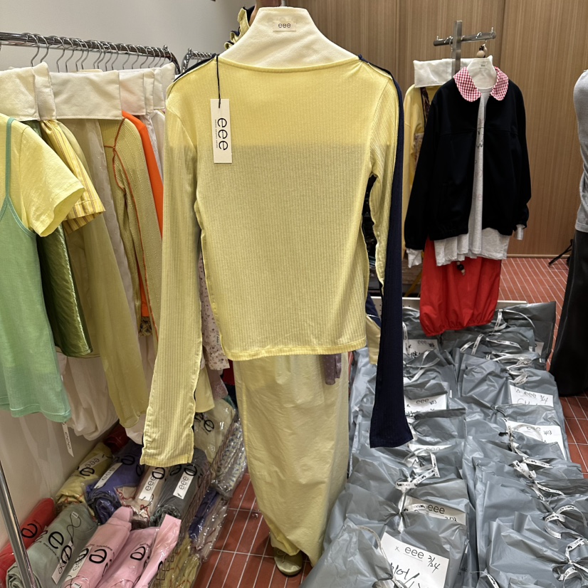 E/E/E韓國東大門直郵女裝新款人氣26春夏職業推薦長袖T恤E/E/E長袖T恤圖色1