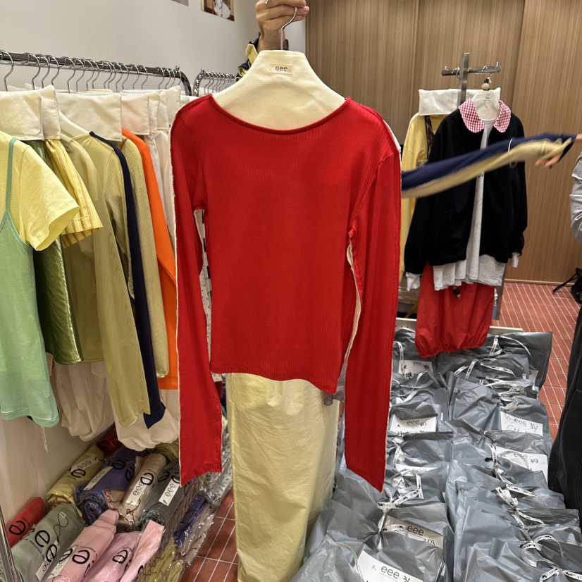 E/E/E韓國東大門直郵女裝新款人氣26春夏職業推薦長袖T恤E/E/E長袖T恤圖色2