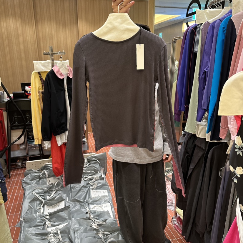 E/E/E韓國東大門直郵女裝新款人氣26春夏職業推薦長袖T恤E/E/E長袖T恤圖色4