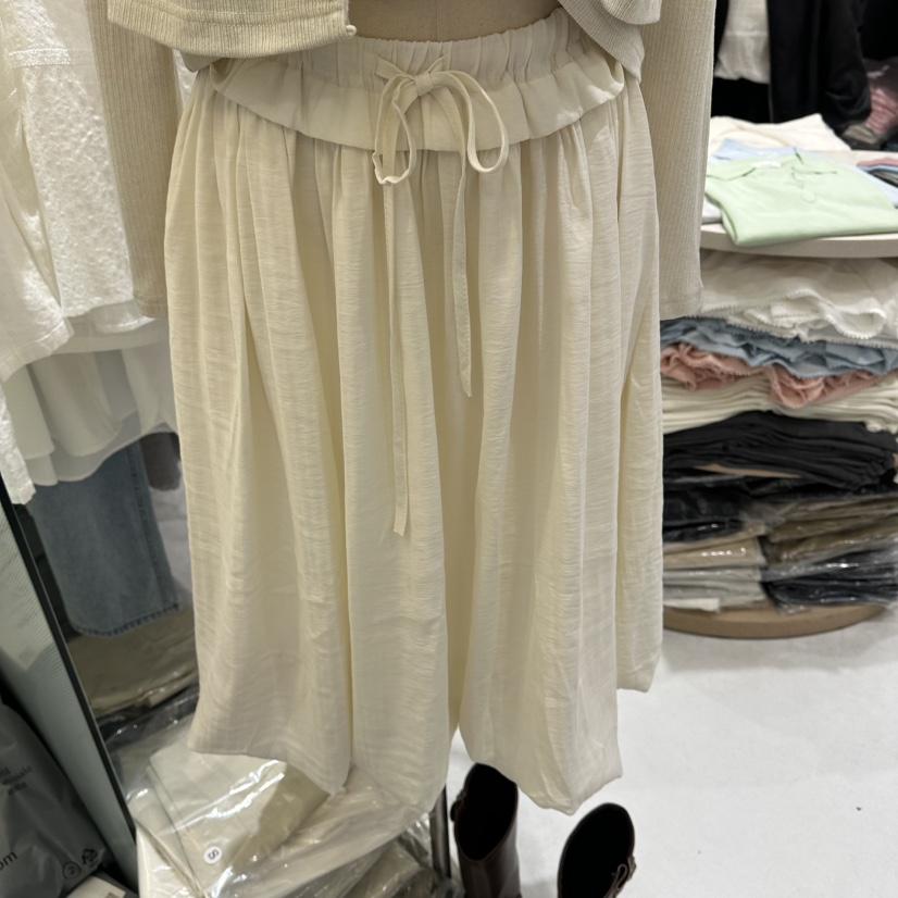 AURA韓國直郵女士新品推薦職業熱賣時尚26春夏半身裙中短裙Au ra半身裙/中短裙圖色1