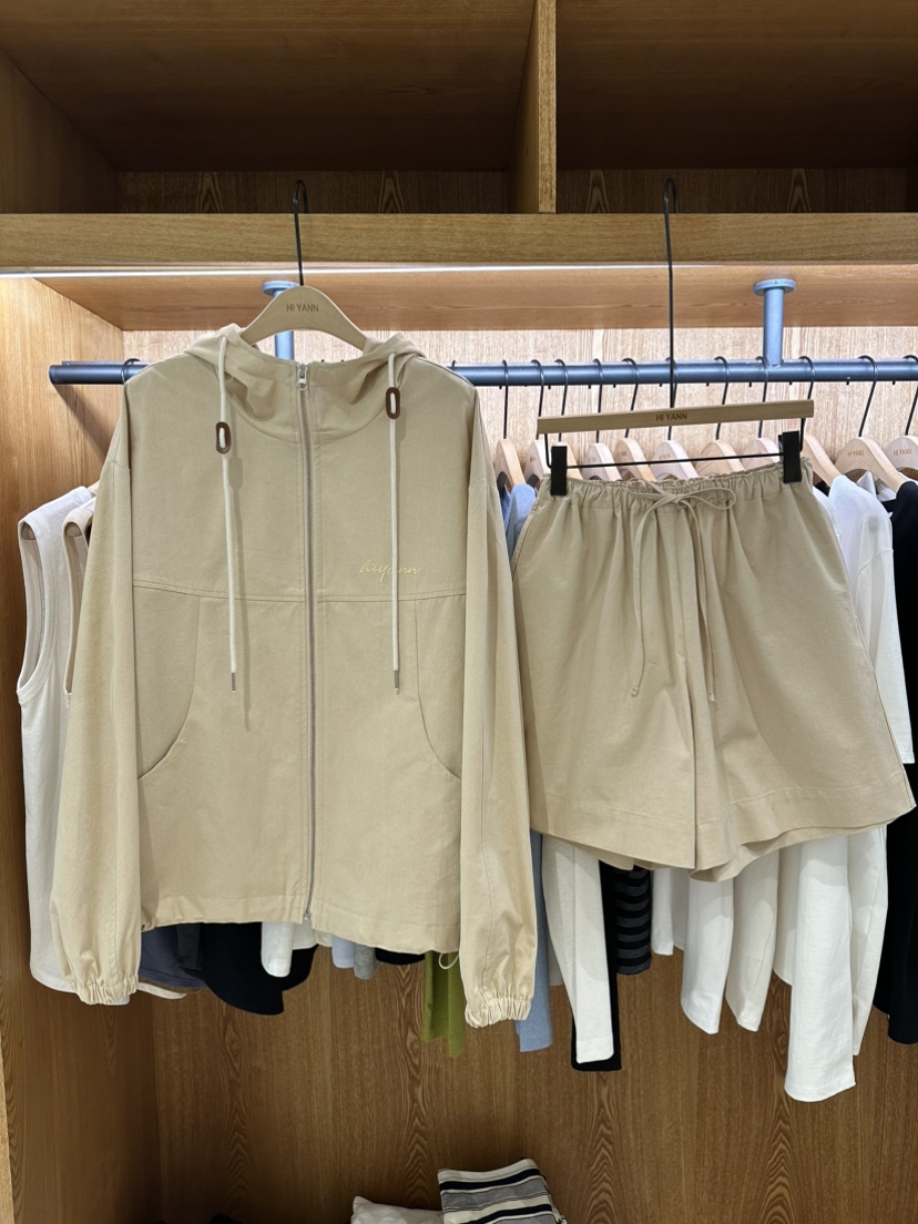HI YANN韓國直郵實拍女士新品時尚休閑人氣職業夾克連帽HI YANN夾克