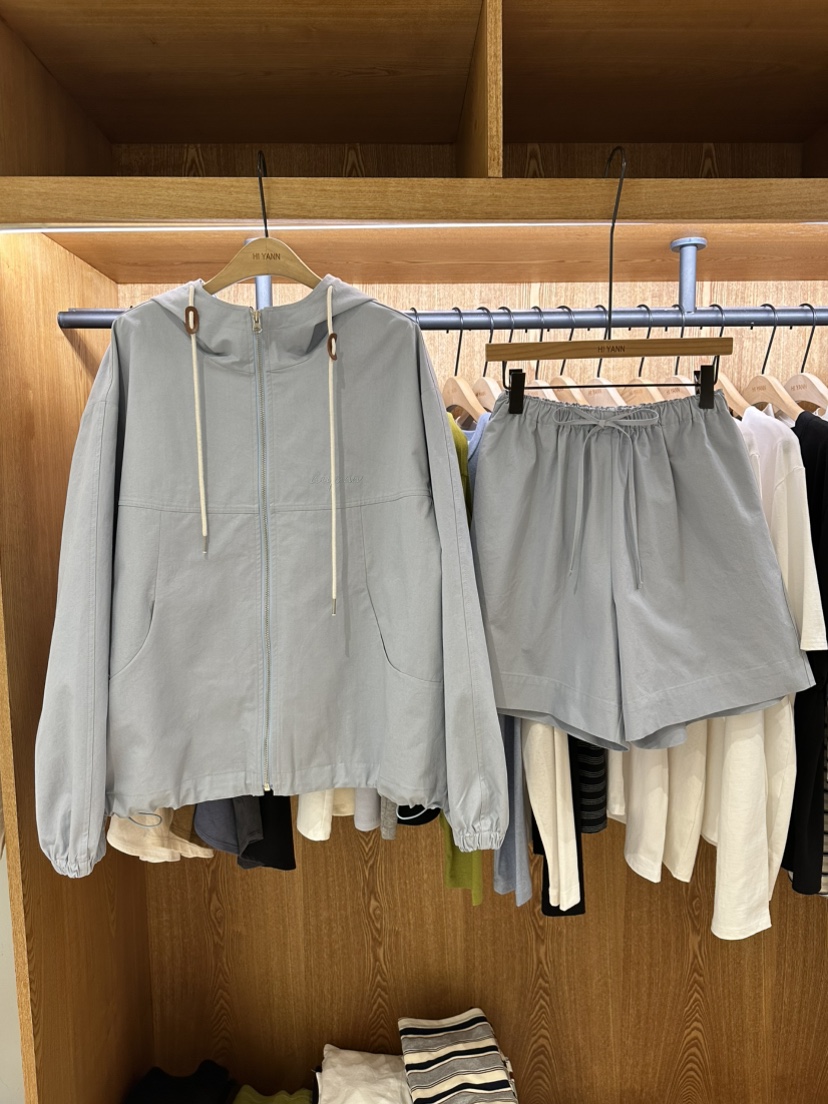 HI YANN韓國直郵實拍女士新品時尚休閑人氣職業夾克連帽HI YANN夾克
