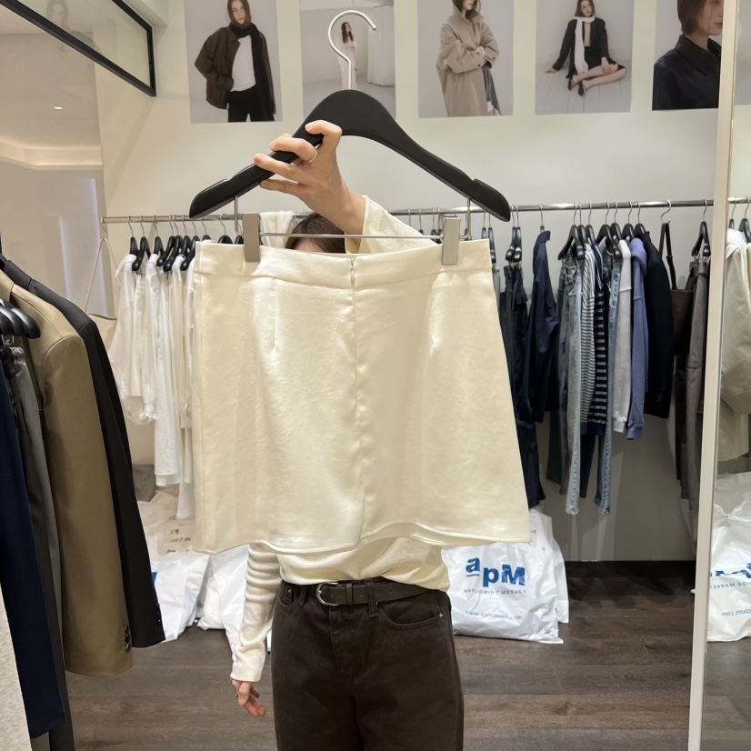 OURIN/THIS IS韓國東大門直郵女士新品推薦休閑短裙緞面OURIN/THIS IS短裙