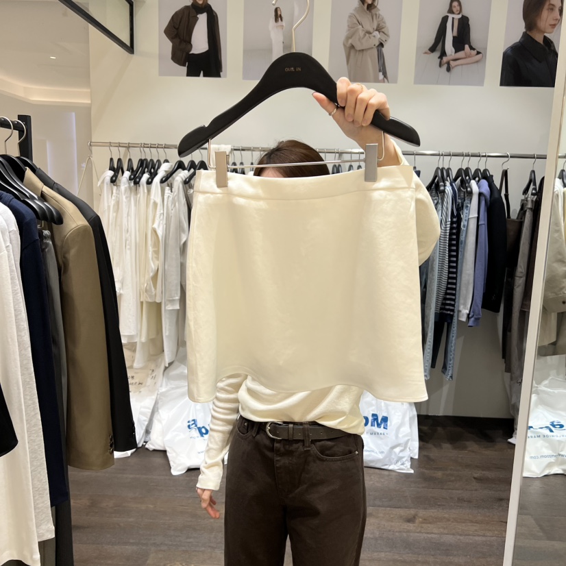 OURIN/THIS IS韓國東大門直郵女士新品推薦休閑短裙緞面OURIN/THIS IS短裙圖色1