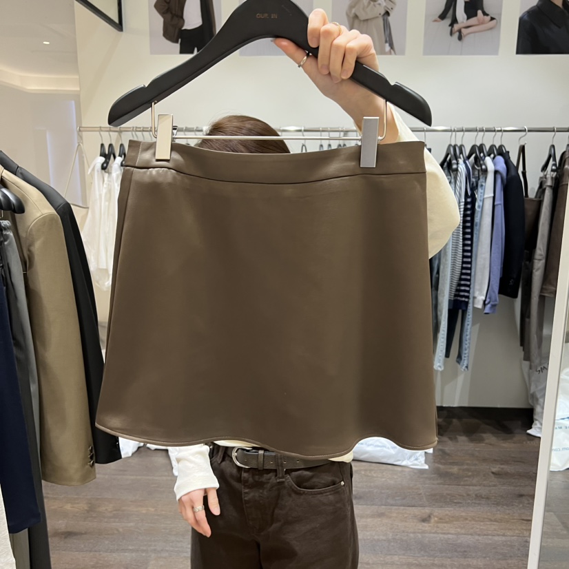 OURIN/THIS IS韓國東大門直郵女士新品推薦休閑短裙緞面OURIN/THIS IS短裙圖色3