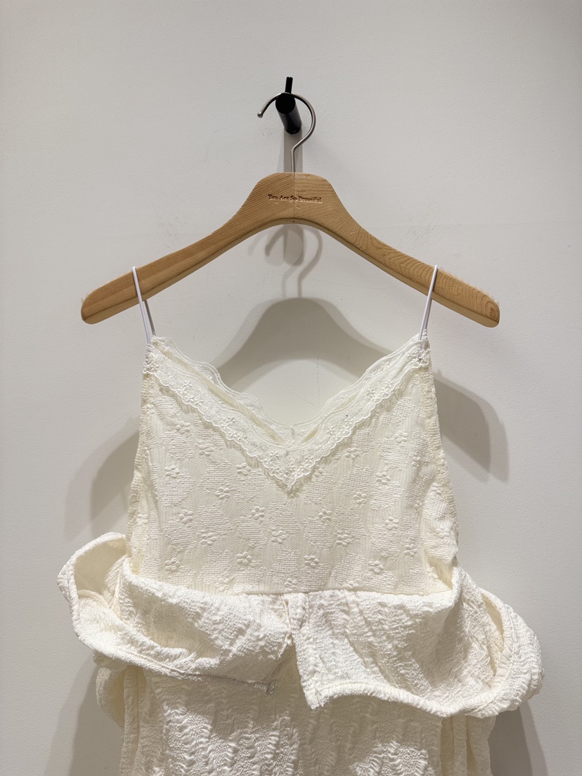 MELTED-P東大門實拍女裝新品推薦熱賣時尚真品長袖T恤蕾絲MELTED-P長袖T恤