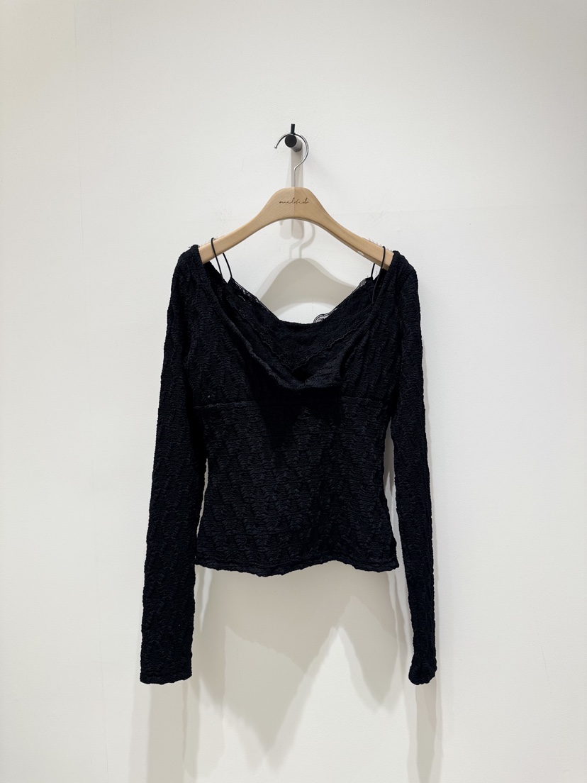 MELTED-P東大門實拍女裝新品推薦熱賣時尚真品長袖T恤蕾絲MELTED-P長袖T恤