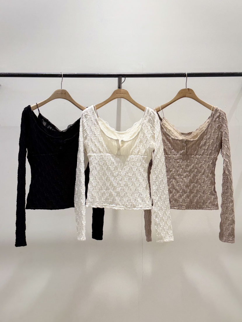 MELTED-P東大門實拍女裝新品推薦熱賣時尚真品長袖T恤蕾絲MELTED-P長袖T恤