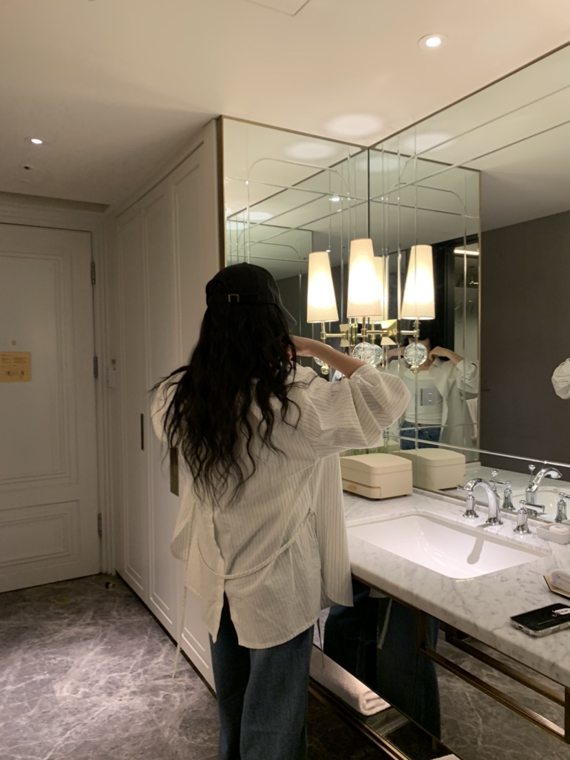 BADCALM韓國直郵女裝新品真品職業熱賣26春夏襯衫蕾絲衫含腰繩BADCALM襯衫/蕾絲衫