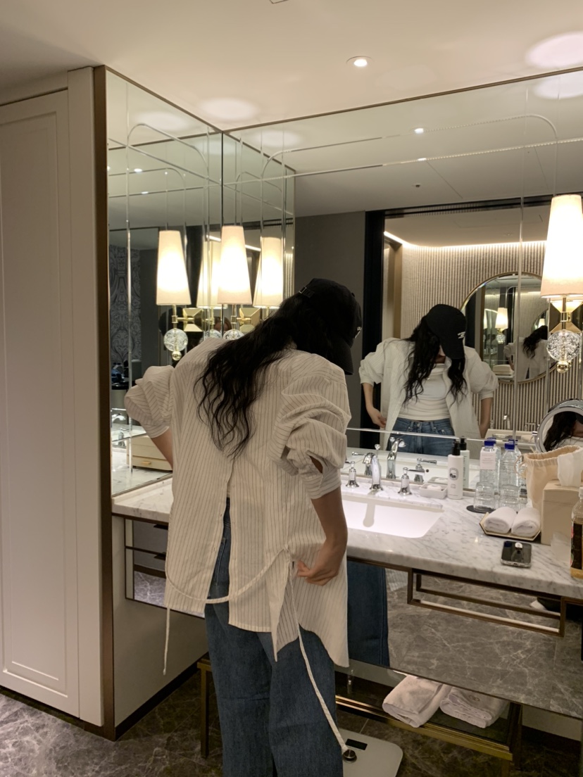 BADCALM韓國直郵女裝新品真品職業熱賣26春夏襯衫蕾絲衫含腰繩BADCALM襯衫/蕾絲衫