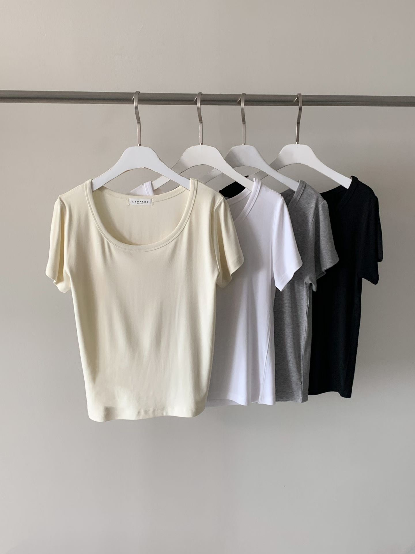 LEOPARD韓國直郵女裝新品推薦真品職業熱賣時尚休閑人氣T恤LEOPARDT恤圖色2左二色