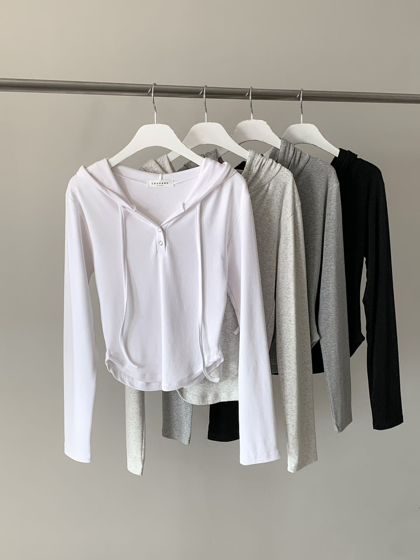 LEOPARD韓國直郵女士新款推薦時尚人氣真品職業熱賣長袖T恤LEOPARD長袖T恤圖色2左二色