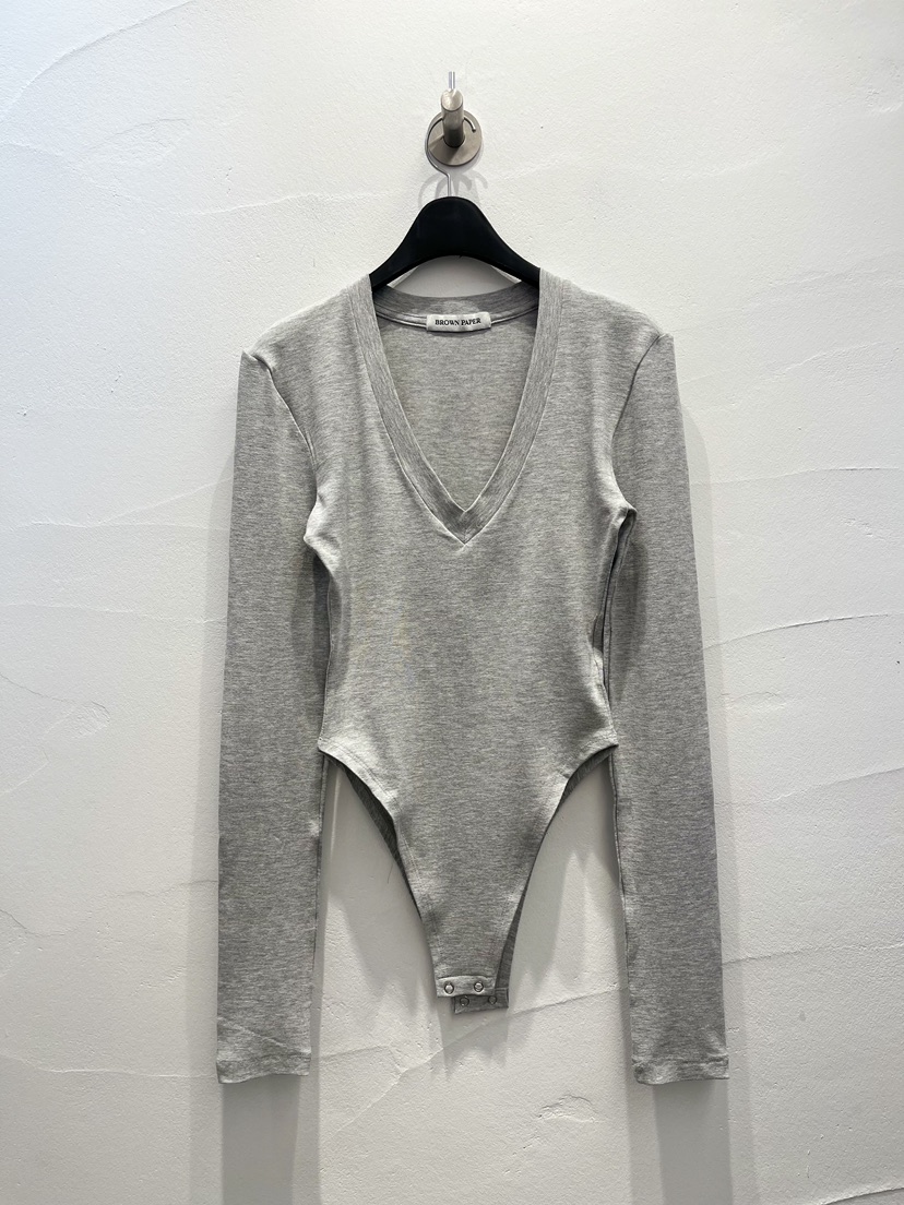 BROWN PAPER-S韓國直郵實拍女裝新品職業時尚長袖T恤V領BROWN PAPER-S長袖T恤圖色1