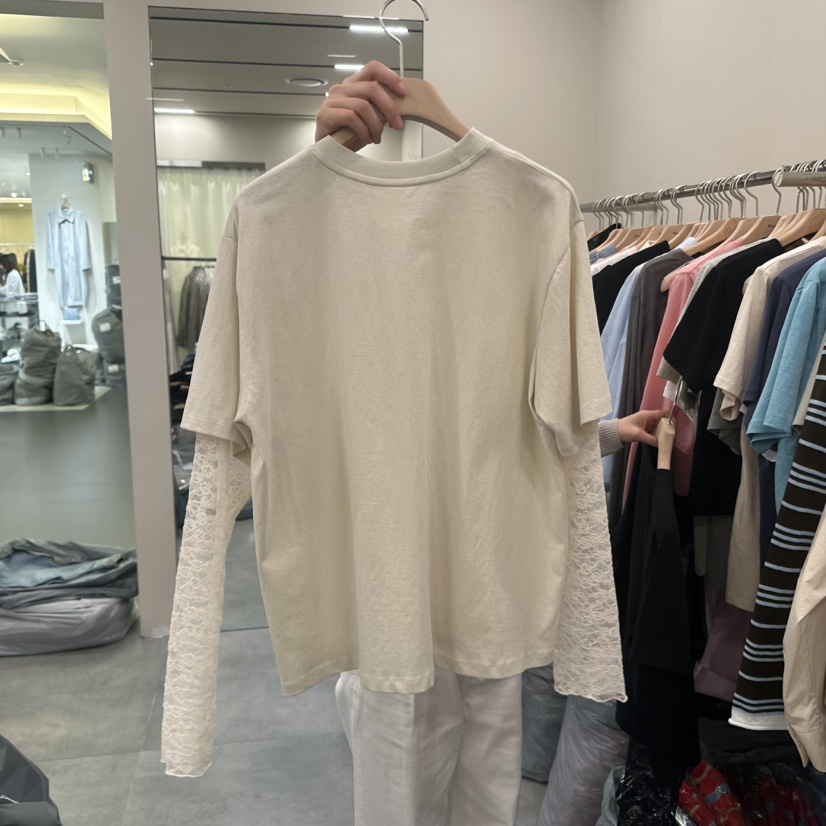 URBANSTORY/REMAKING韓國東大門直郵女裝新品推薦長袖T恤假兩件蕾絲Remaking/URBANSTORY長袖T恤