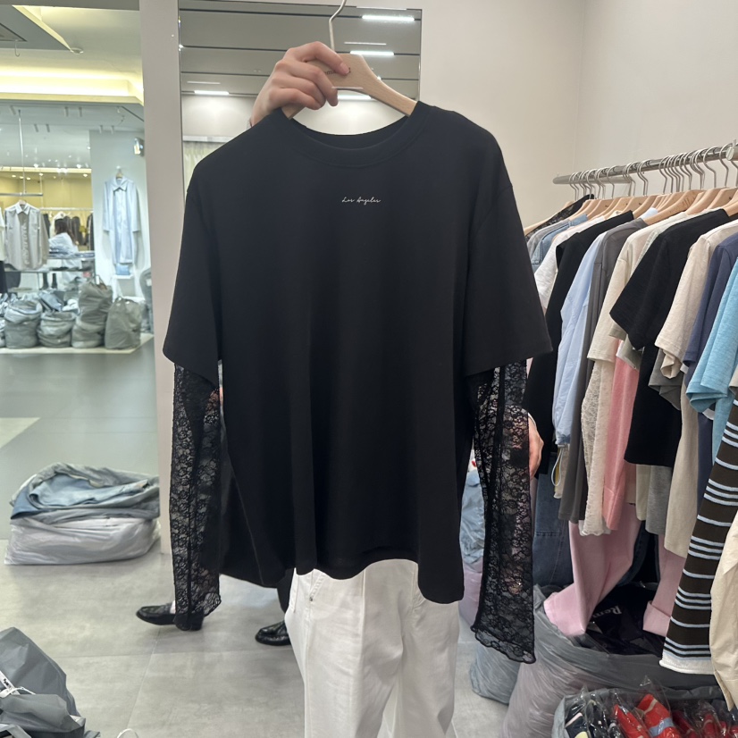 URBANSTORY/REMAKING韓國東大門直郵女裝新品推薦長袖T恤假兩件蕾絲Remaking/URBANSTORY長袖T恤圖色2