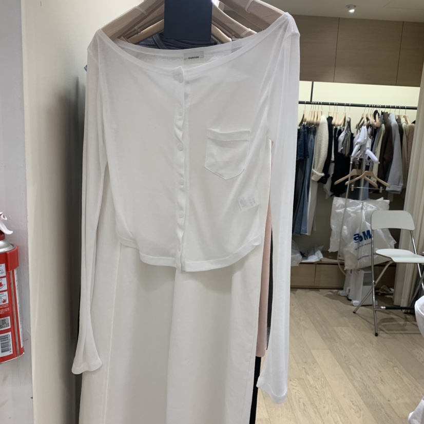 MEMOIRE韓國代購女裝新品26春夏推薦熱賣長袖T恤不含內搭MEMOIRE長袖T恤圖色5