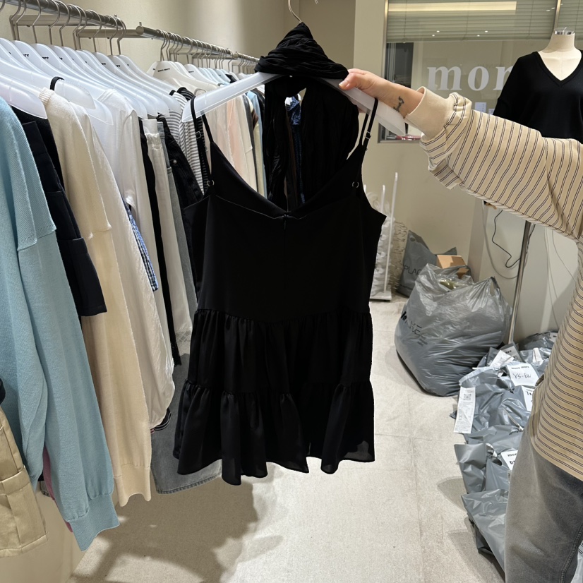 MOREMORE韓國東大門代購女裝新品職業吊帶背心含圍巾套裝more more吊帶/背心