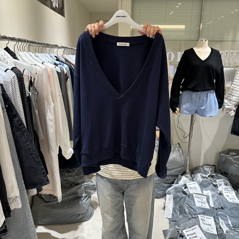 MOREMORE韓國東大門代購女士新品人氣熱賣長袖T恤不含內搭more more長袖T恤圖色2