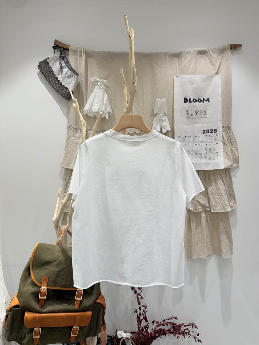 BLOOM韓國直郵實拍女裝新款人氣推薦時尚職業休閑熱賣T恤BLOOM-ST恤