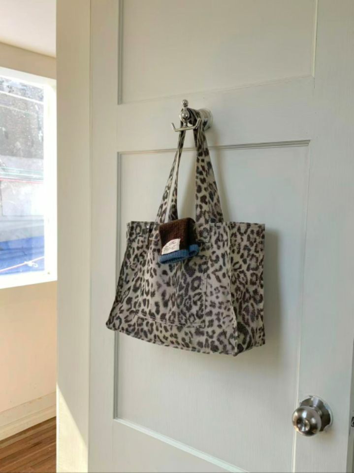 TROUVAILLE韓國東大門直郵女裝新品推薦26春夏單肩斜跨包豹紋TROUVAILLE單肩/斜跨包