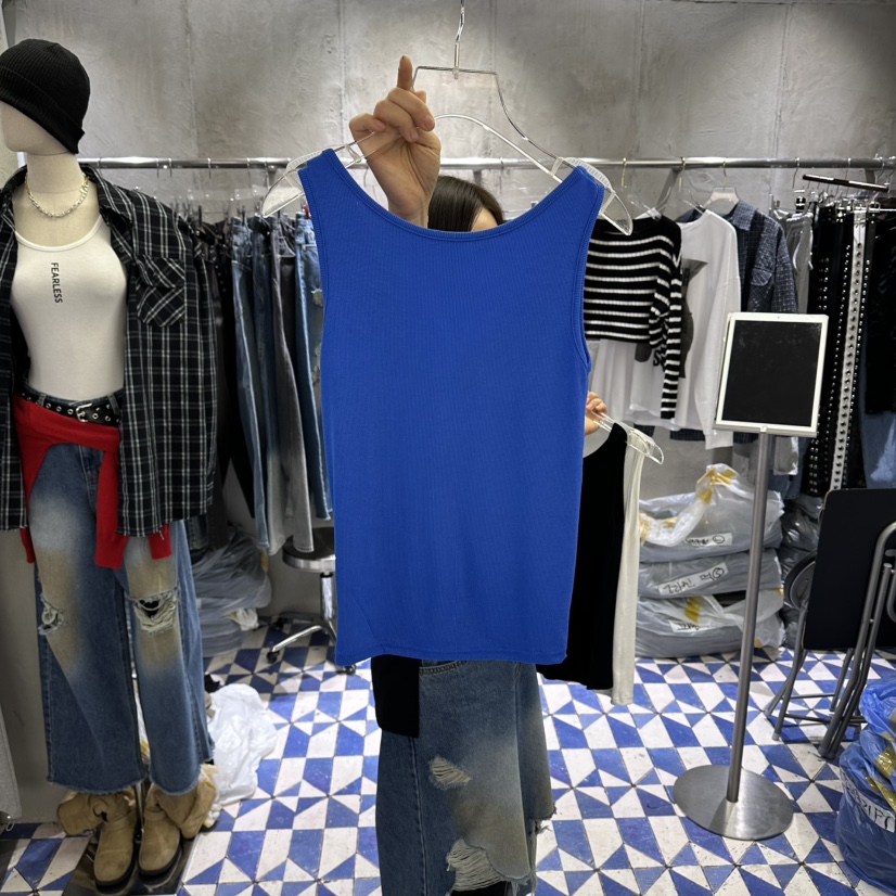 AMOUR韓國代購女裝新款休閑人氣職業推薦熱賣吊帶背心開衩AMOUR吊帶/背心圖色1