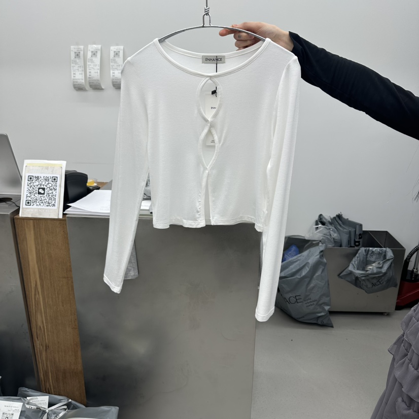 ENHANCE韓國東大門直郵女裝新款時尚熱賣長袖T恤不含內搭ENHANCE/HOPESMORE長袖T恤圖色1