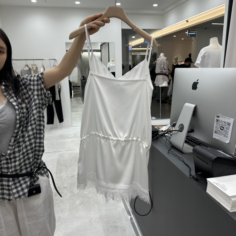 THE VALUE韓國直郵實拍女士新款時尚推薦熱賣吊帶背心緞面THE VALUE吊帶/背心