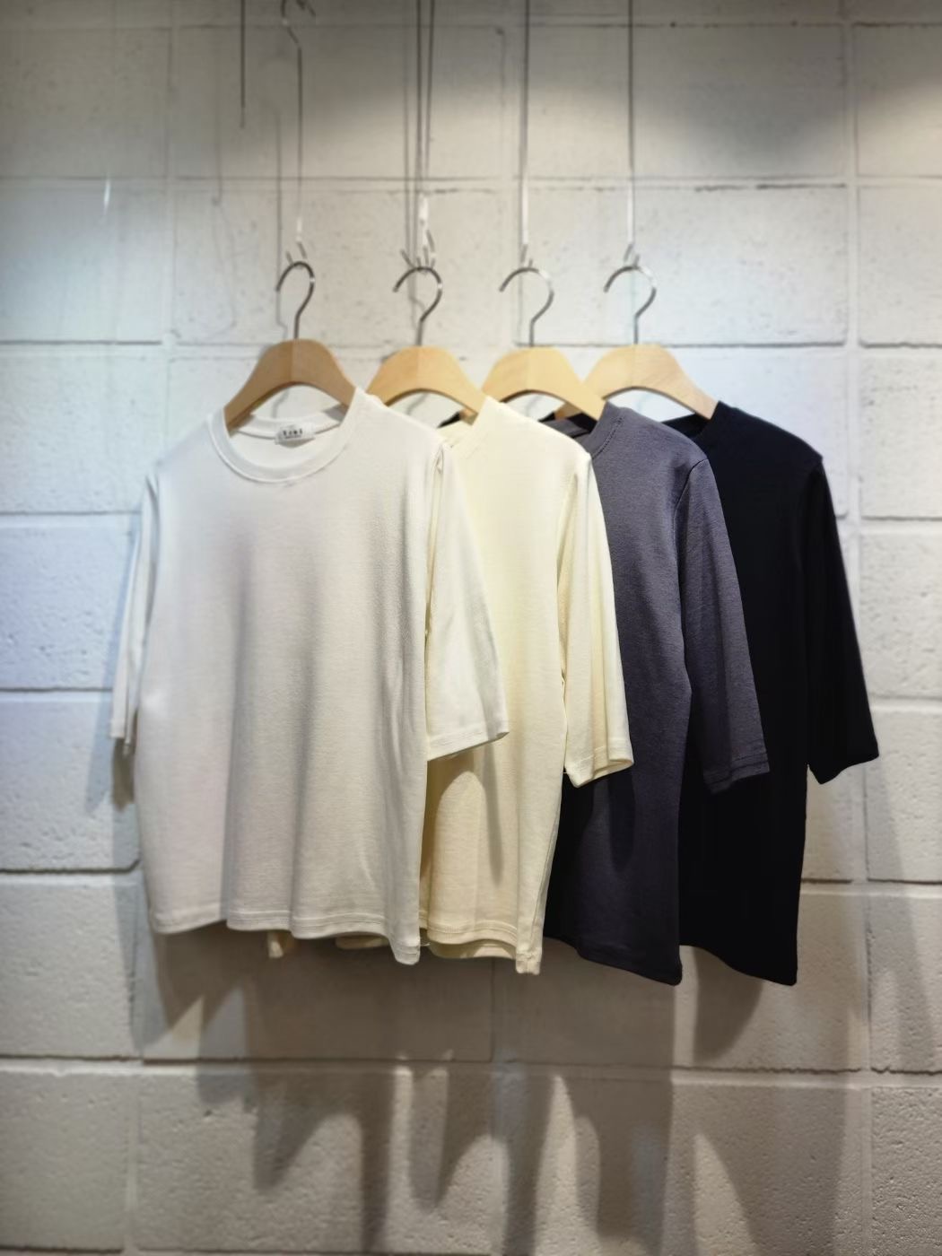 VENI韓國直郵女裝新款時尚休閑人氣職業推薦熱賣T恤莫代爾棉VENIT恤圖色3左三色