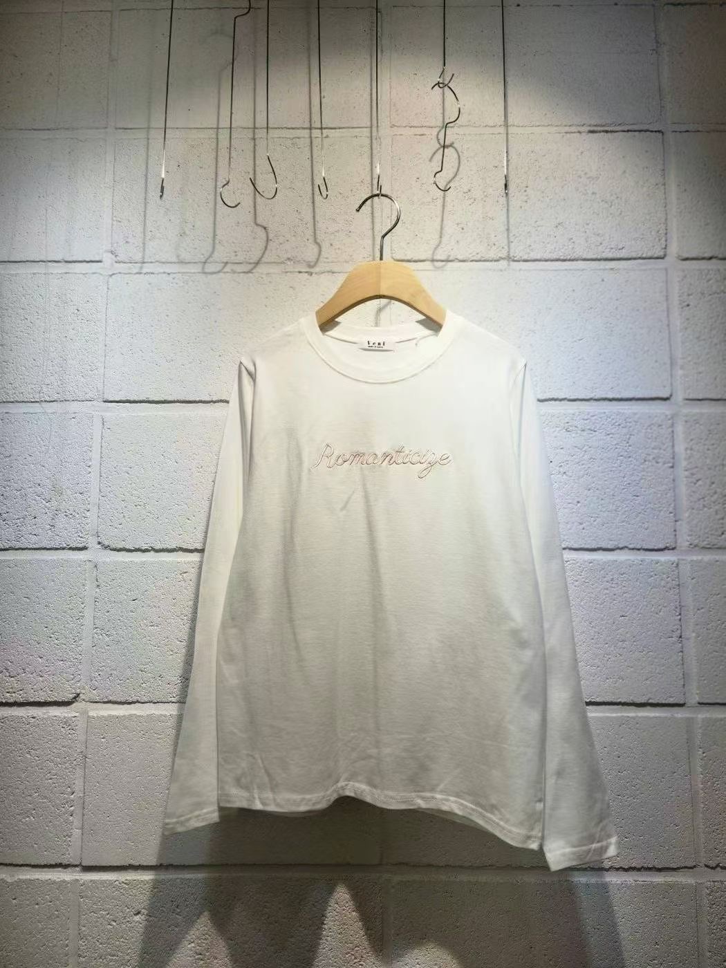 VENI東大門實拍女裝新品推薦時尚人氣休閑熱賣職業長袖T恤VENI長袖T恤圖色2