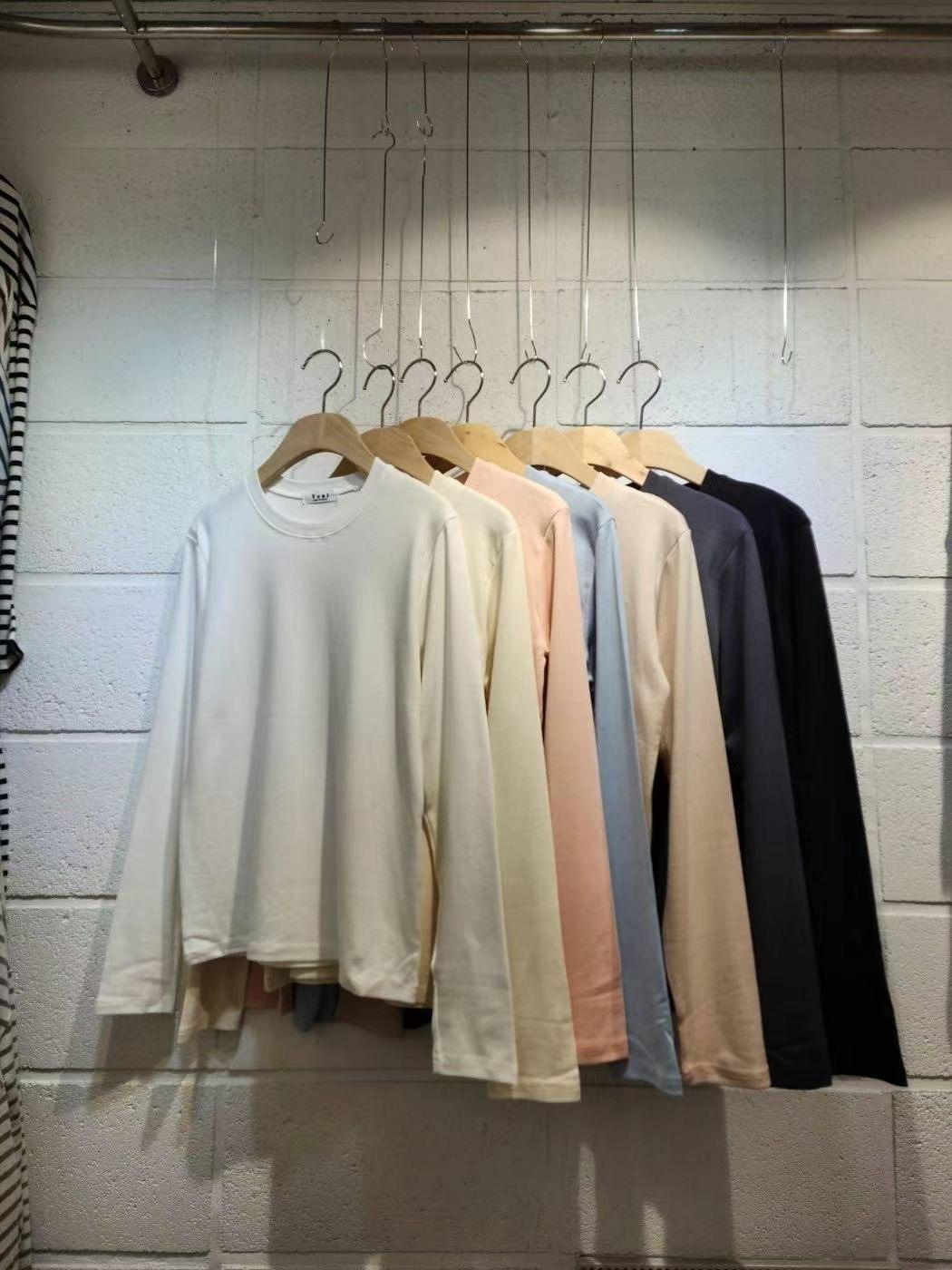 VENI東大門實拍女裝新品時尚熱賣職業長袖T恤莫代爾棉質圓領VENI長袖T恤圖色3左三色