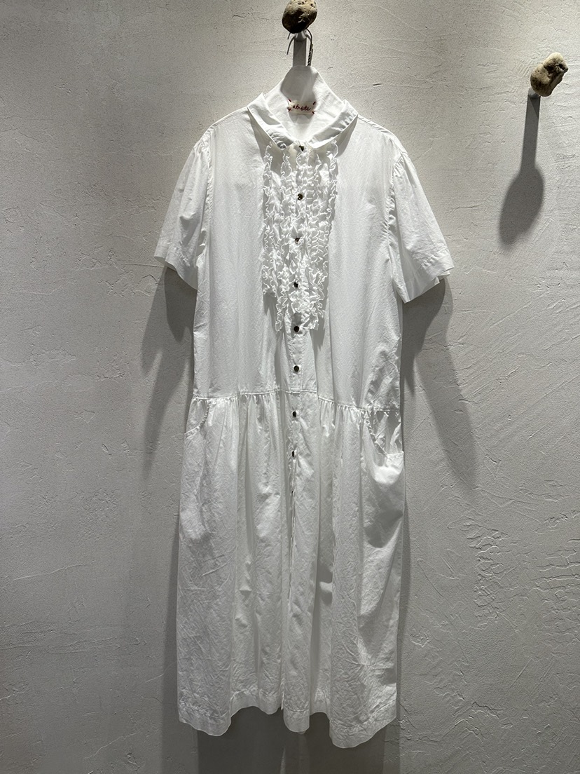 AT NOTE韓國東大門直郵女裝新款推薦職業休閑連衣裙荷葉邊AT NOTE連衣裙圖色1