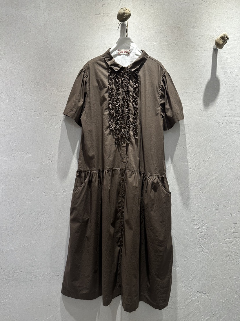 AT NOTE韓國東大門直郵女裝新款推薦職業休閑連衣裙荷葉邊AT NOTE連衣裙圖色2