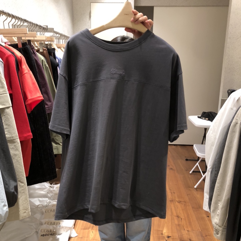 COMELY韓國直郵實拍女裝新品職業熱賣休閑時尚26春夏T恤刺繡COMELYT恤圖色3