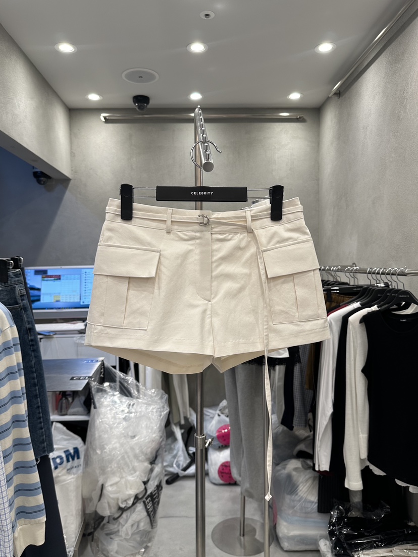 CELEBRITY-A韓國東大門直郵女裝新款職業熱賣推薦人氣短褲CELEBRITY-A短褲圖色1