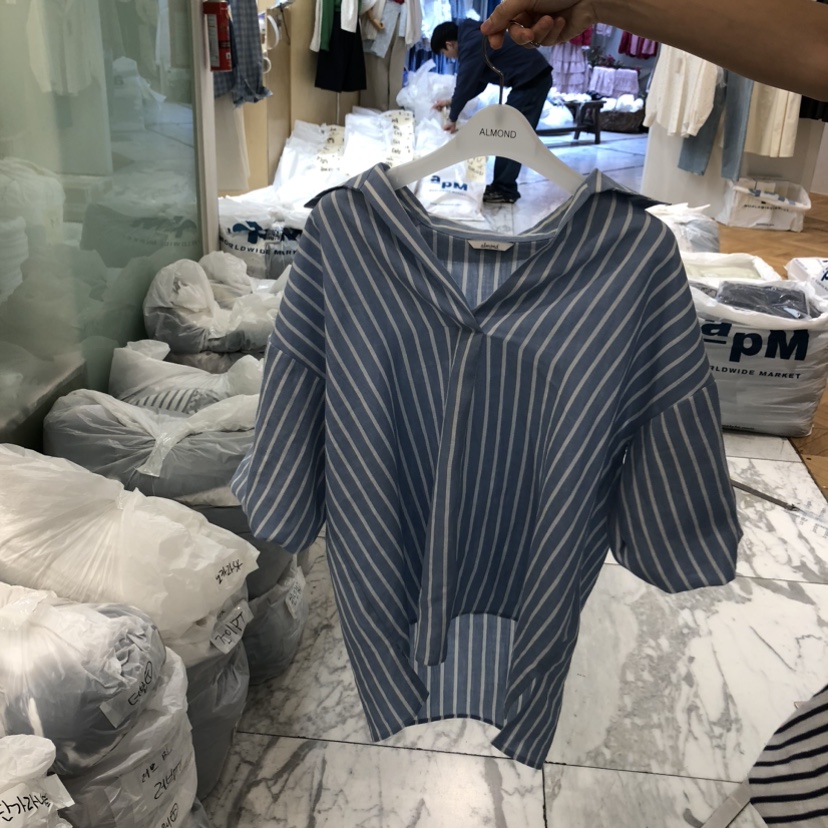 ALMOND韓國直郵女士新款時尚人氣推薦襯衫蕾絲衫亞麻燈籠ALMOND襯衫/蕾絲衫圖色1