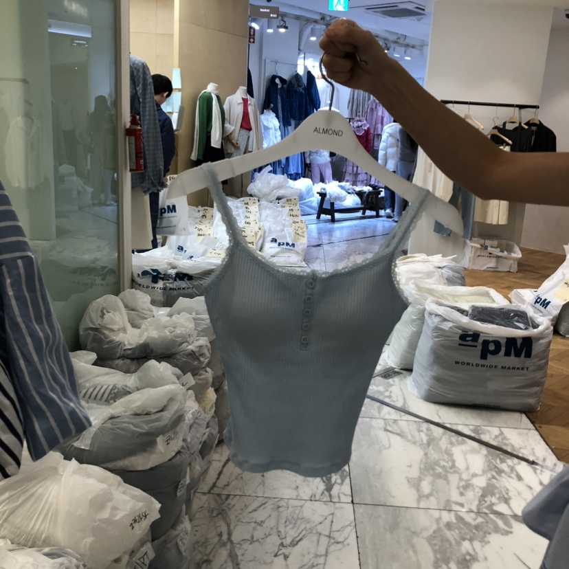 ALMOND韓國直郵實拍女士新品職業26春夏吊帶背心蕾絲紐扣ALMOND吊帶/背心圖色1