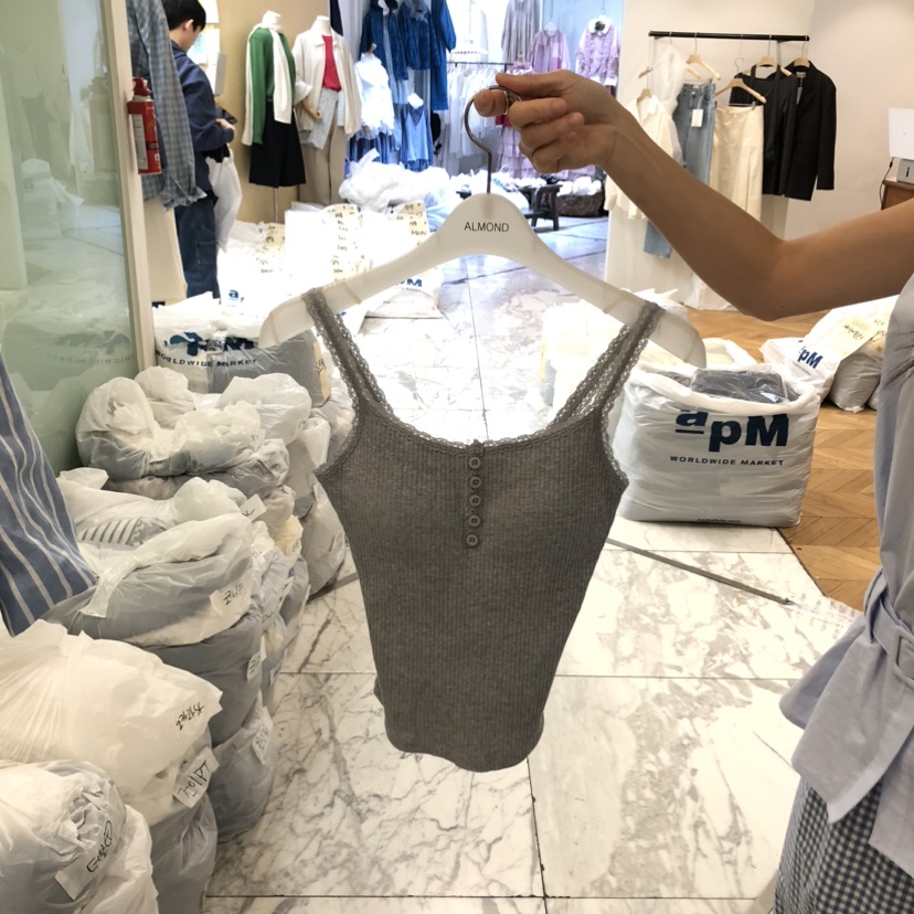 ALMOND韓國直郵實拍女士新品職業26春夏吊帶背心蕾絲紐扣ALMOND吊帶/背心圖色2